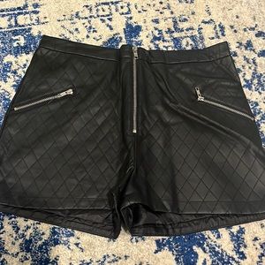 Tobi black leather short